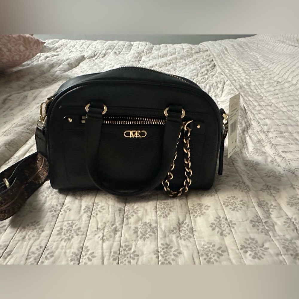 COPY - Michael Kors Williamsburg Small Pebbled Leather
Satchel with Guitar Strap
